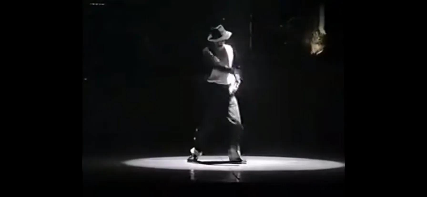 迈克尔杰克逊刚出道时的舞蹈全集,迈克尔杰克逊最经典演唱会舞蹈