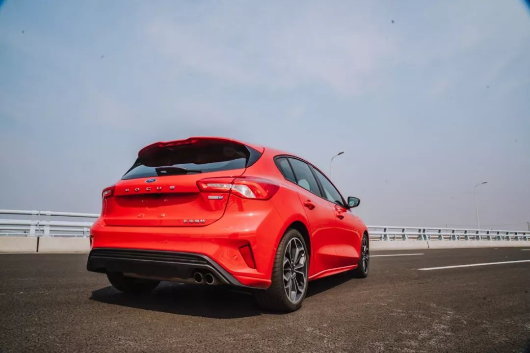 以科技标杆为目标，新一代福克斯干得怎样？