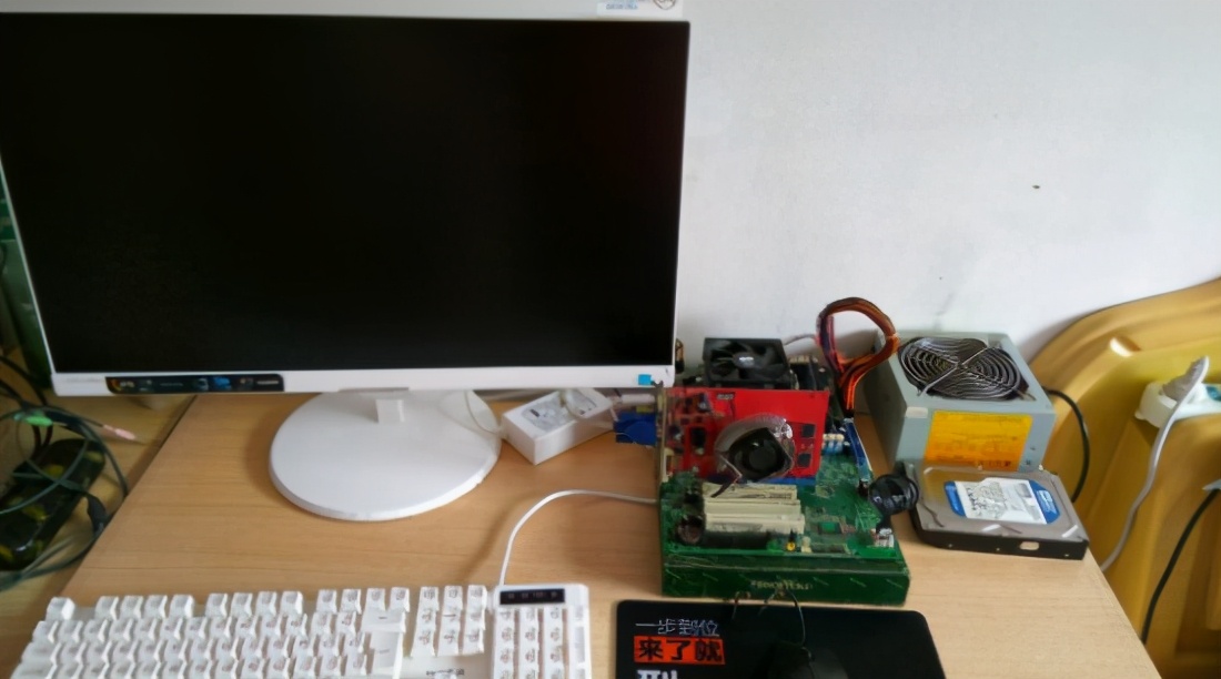 主机用什么鞋盒当电脑箱,鞋盒当机箱配置图