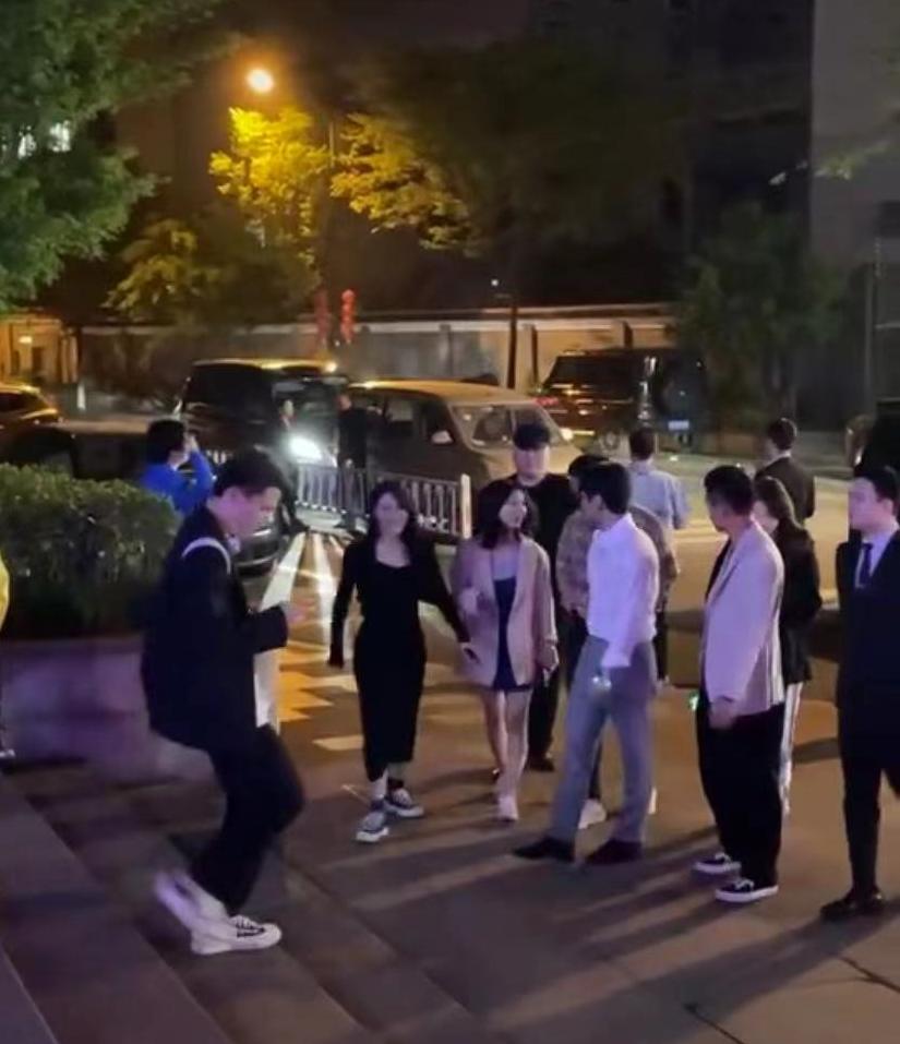 王思聪与酒吧网红,王思聪夜店买醉又换网红女友了吗