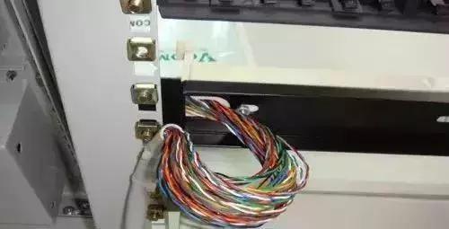 110配线架内部是如何导通的,110型语音配线架工作原理