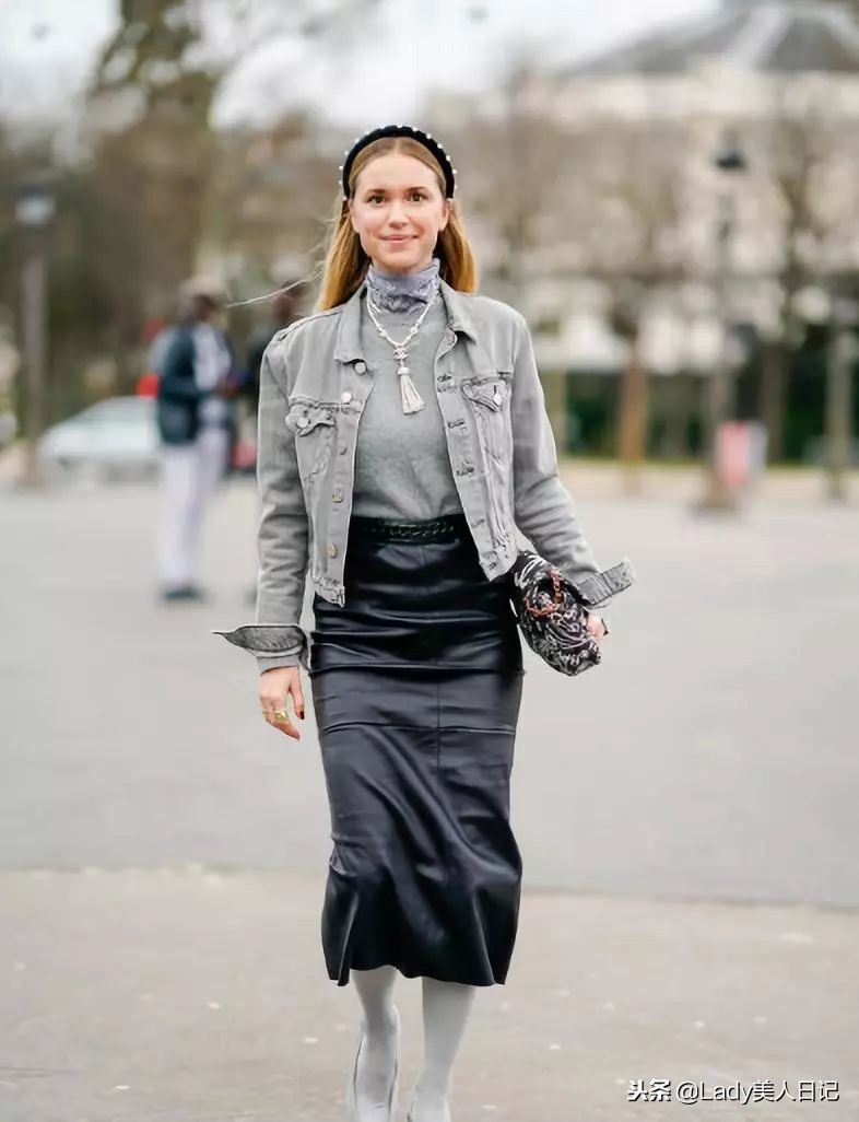 冬天戴出高级感的毛衣项链有几款,毛衣项链时尚款