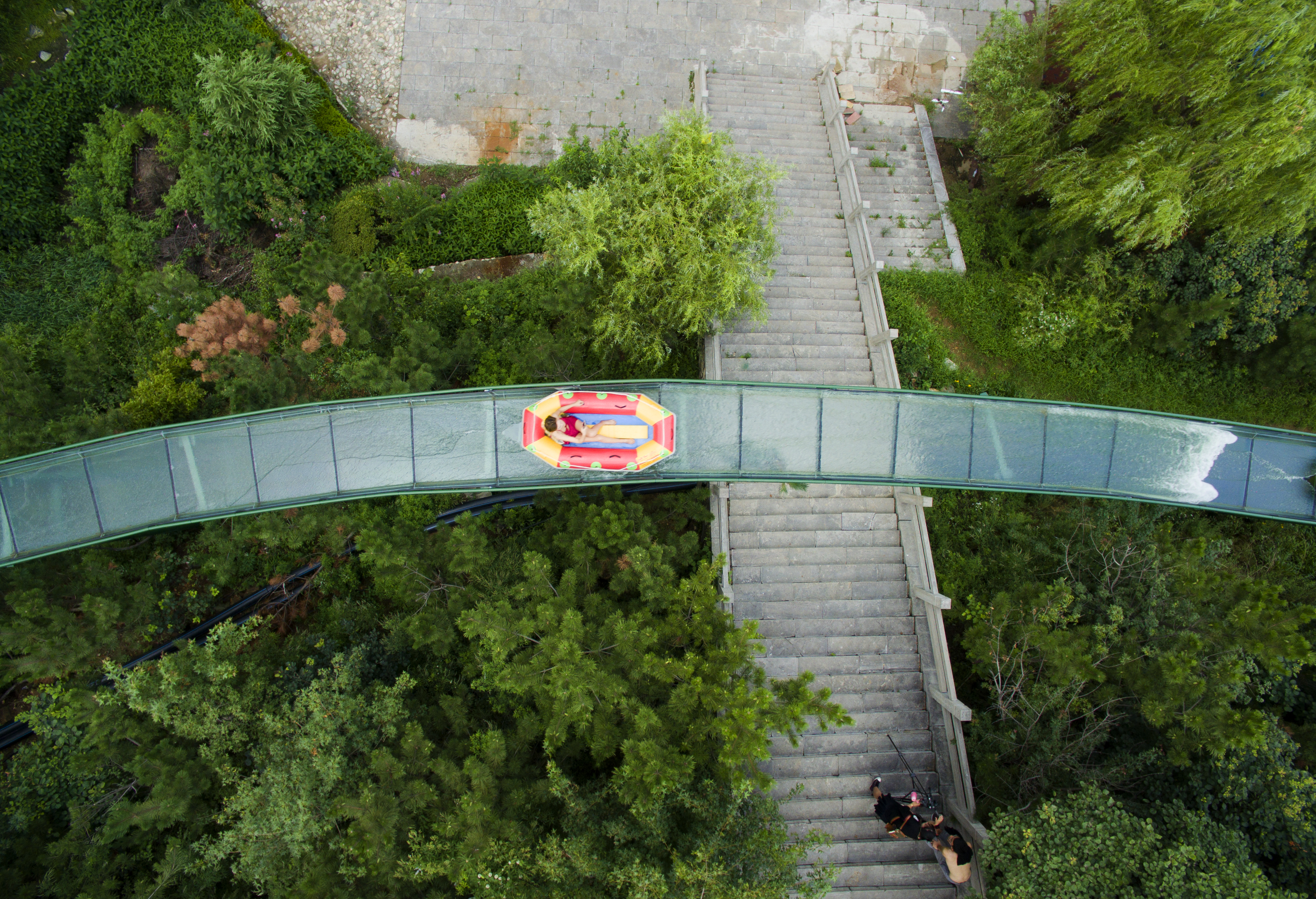 高空玻璃桥景点推荐,高空玻璃水漂流景点推荐