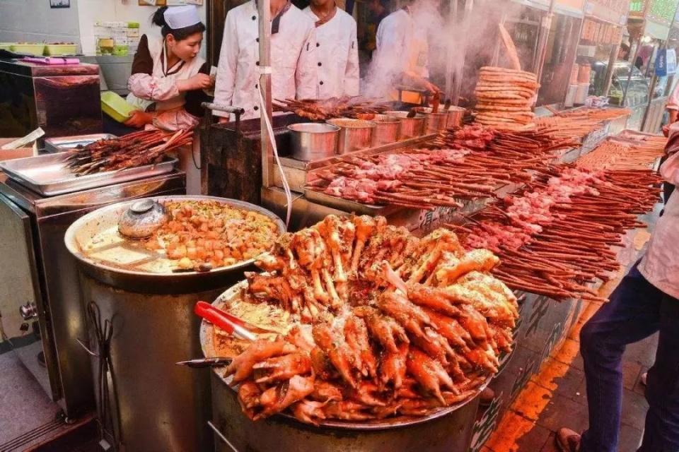 全国烧烤最出名的省份,东北烧烤与南方烧烤