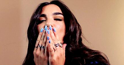 看似青铜实则王者的翻唱,看似青铜实则王者的视频