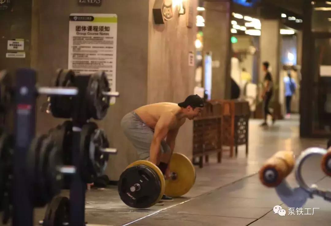 健身多久可以尝试力量举 (健身几年可以练力量举)