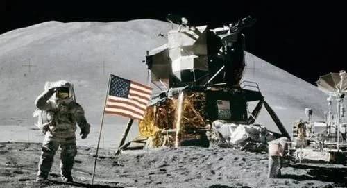 霍金什么时候警告人类不要去月球,月球背面到底隐藏了什么霍金预言