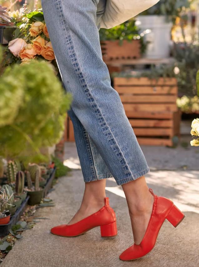 中年女式鞋子今年流行款,今年秋冬季50岁妈妈流行什么鞋