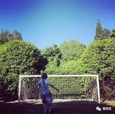 贝克汉姆和大儿子互相嫌弃,贝克汉姆小七大变样