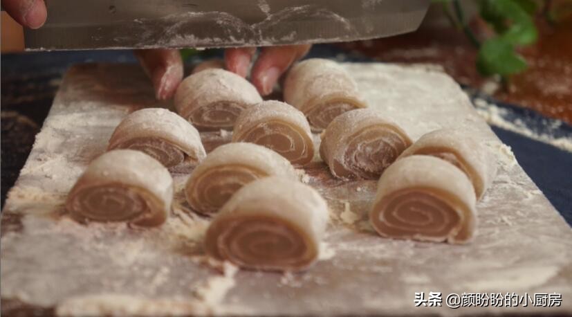 香蕉糯米糕做法简单非常好吃,香蕉糯米糕正宗做法