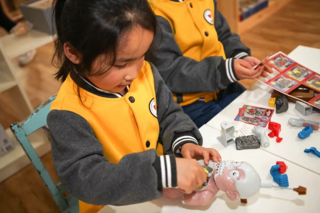 鍥犱负浼欓鑰屽嚭鍚嶇殑瀛︽牎,鍥犱负缇庨鐏殑瀛︽牎