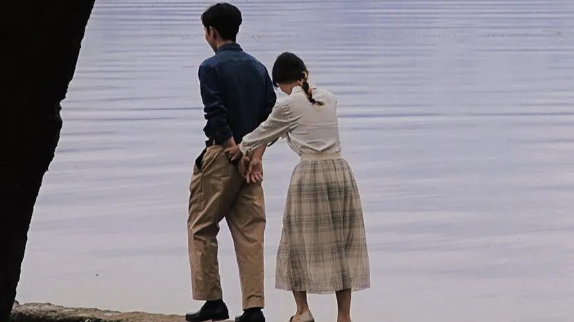 江小白金色庄园开会文案,江小白深夜的酒文案短句干净治愈