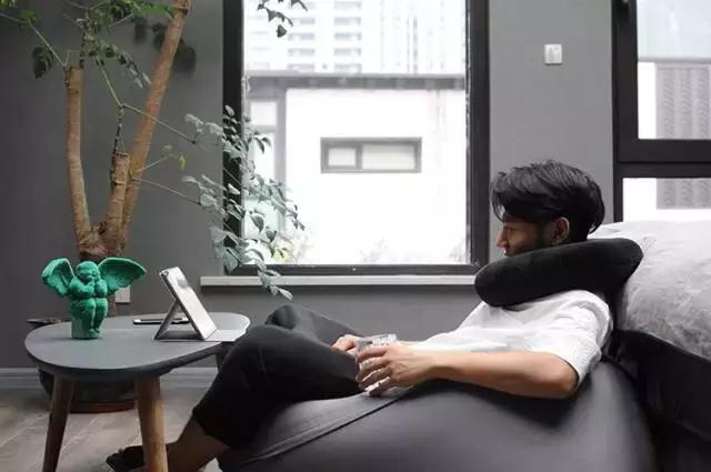 上海买房没钱装修小伙,上海24岁小伙房子装修