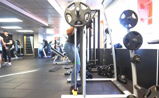 每天坚持练习20个深蹲有什么好处,深蹲的正确方式和好处