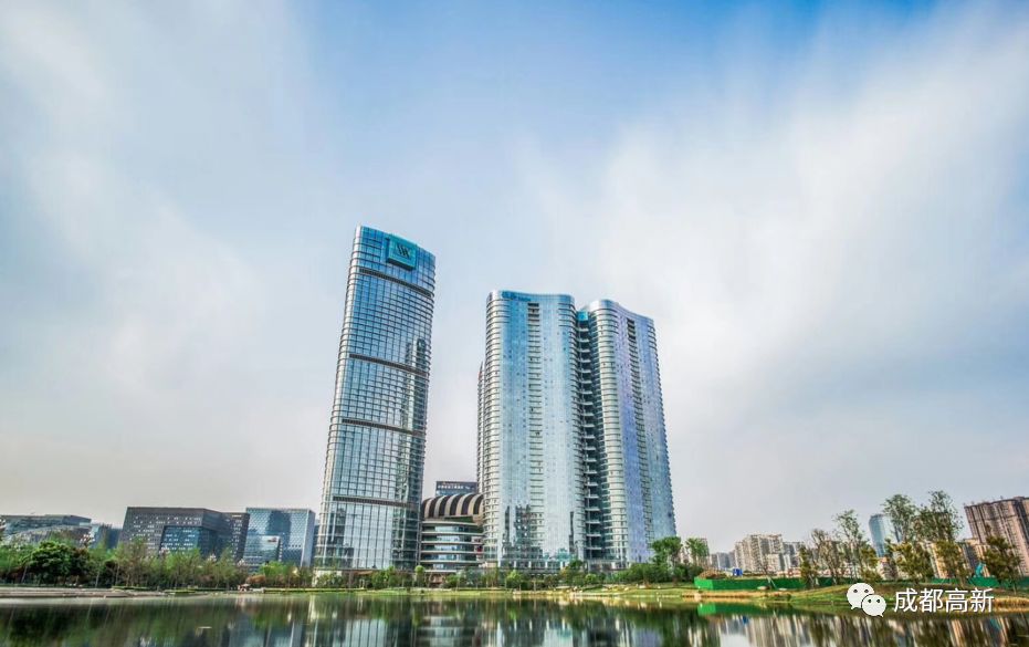 来！跟小高一起打卡2019年成马赛道网红点