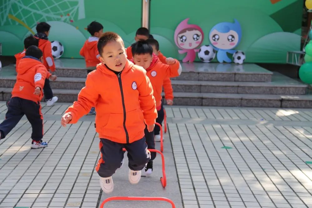 足球嘉年华暨六一活动,幼儿园足球嘉年华开幕