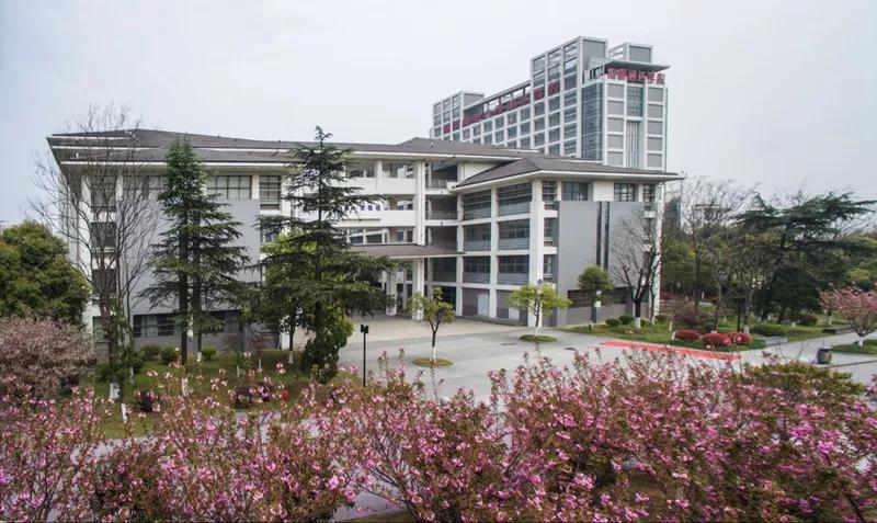南京邮电大学通达学院18届,江苏扬州南京邮电大学通达学院