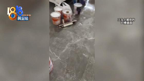 楼上装修水管忘了关,楼上装修忘关水龙头楼下崩溃