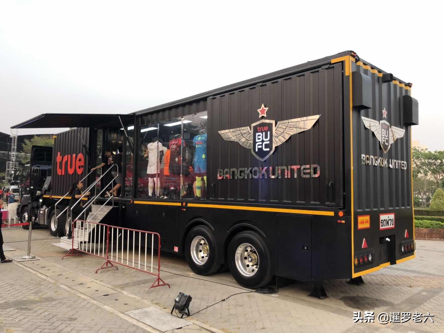 泰国曼谷联亚冠资格赛,带老爸去看广东队比赛