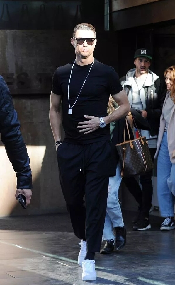 c罗携乔治娜浪漫度假,c罗携女友乔治娜