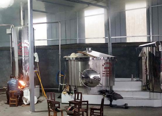 木小型酿酒设备蒸酒全过程,蒸汽酿酒与直烧酿酒设备