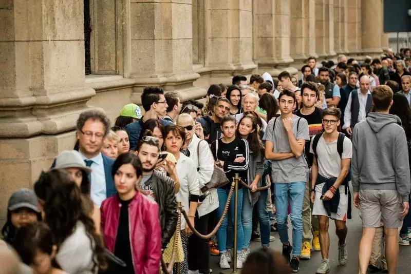 星巴克的设计是谁设计的,上海星巴克的设计师