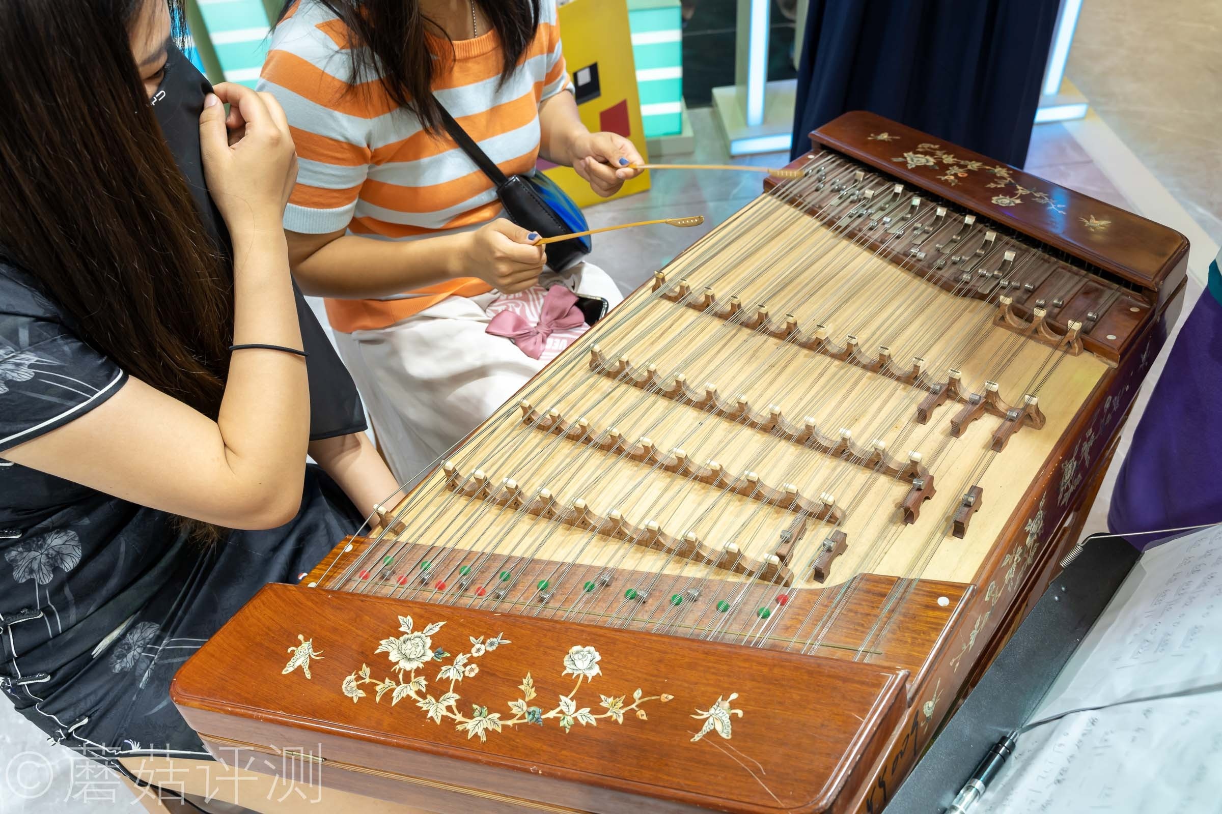 又有啥好玩的？蘑菇带你逛ChinaJoy2021，硬件、车和漂亮的小姐姐