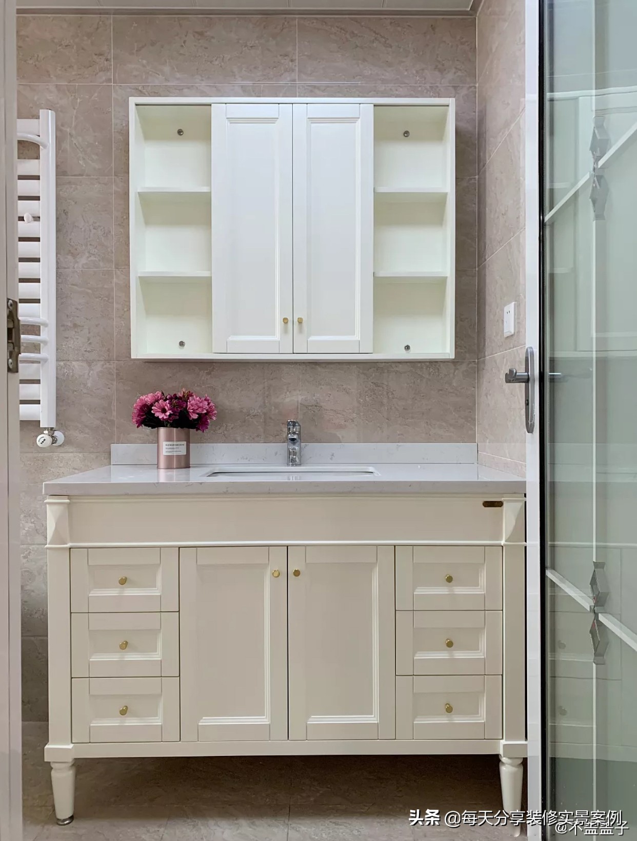 装修好了再装酒柜,装修完之后又想做酒柜