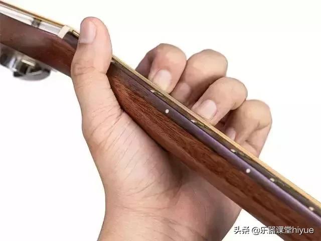 四个最基础的和弦教你,电子琴左手和弦入门简单易懂曲谱