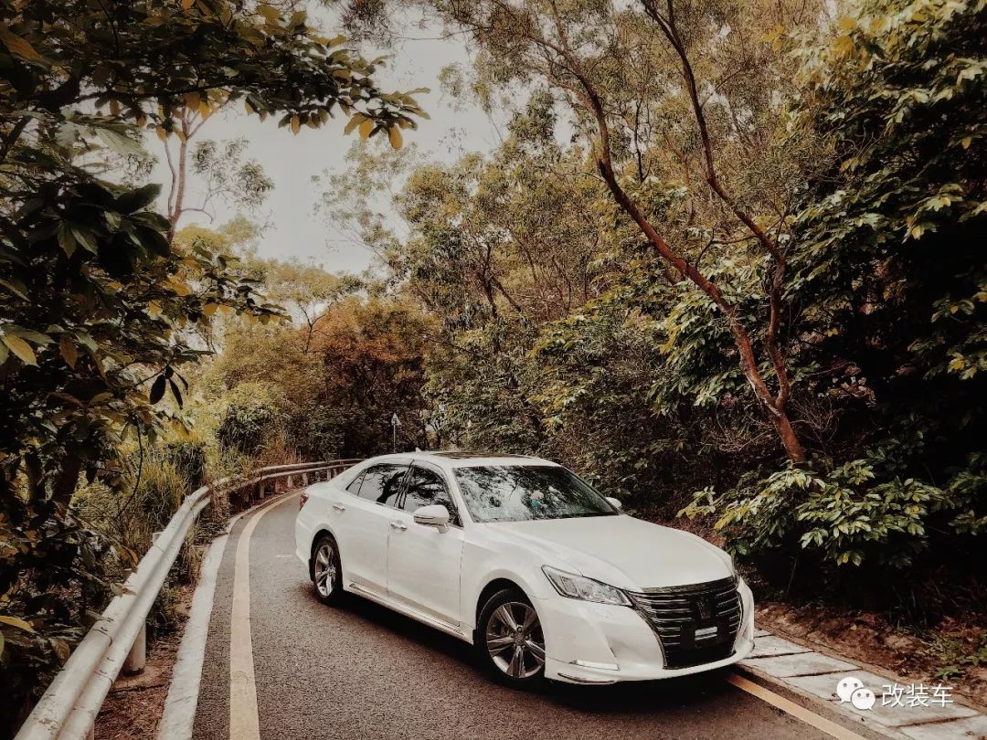 14代丰田皇冠改色,14代丰田皇冠颜值如何