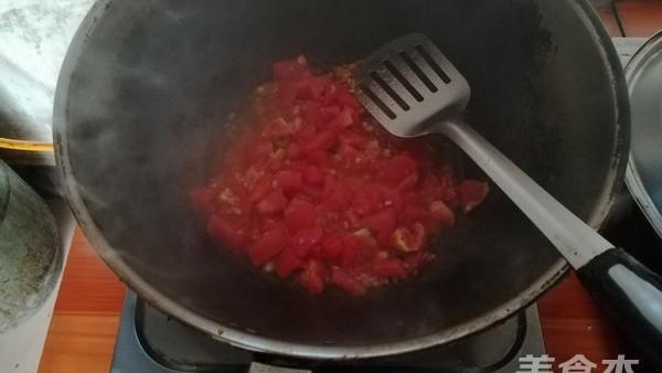 没有老干妈和西红柿怎么做方便面,家里剩下老干妈怎么做拌面