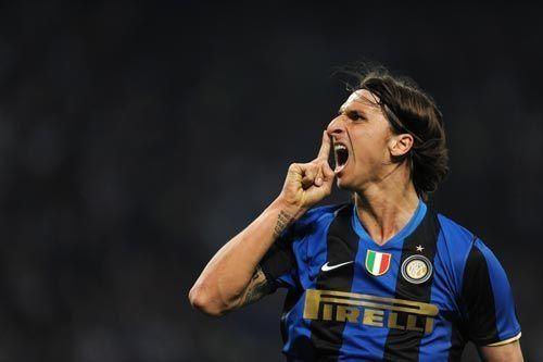 伊布阿德里亚诺配合,阿德里亚诺和伊布哪个天赋高