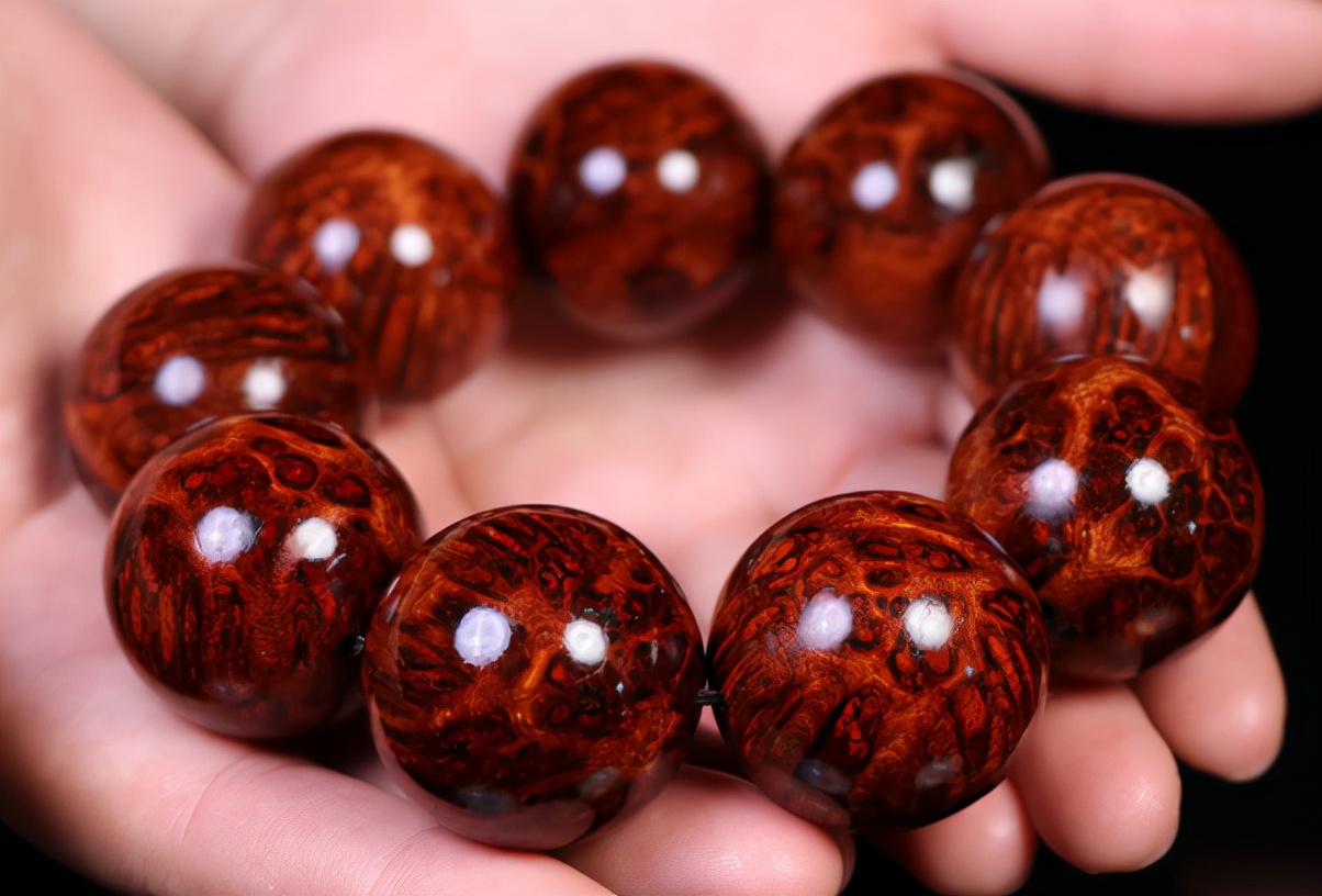 文玩金刚菩提手串保养,蜜蜡手串佩戴和保养方法