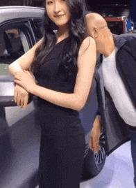 搞笑gif妹子的内心是崩溃的,搞笑gif妹子原来是个逗比