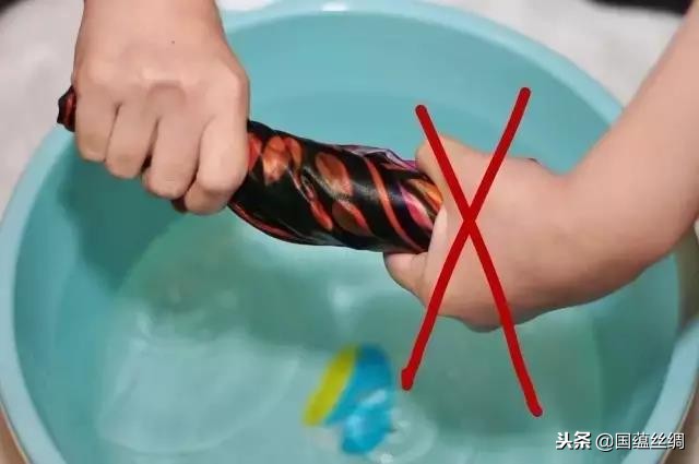 爱马仕丝巾如何清洗,丝巾清洗的正确方法