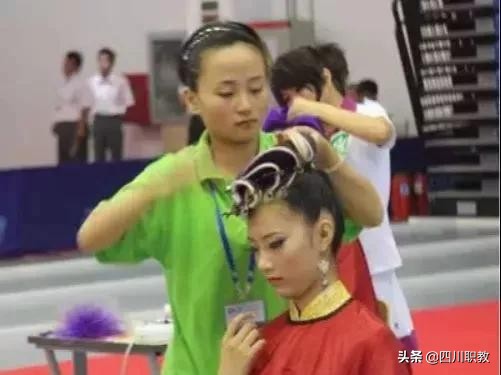 校园最美妆容，我们在成都塔子山附近的学校发现了