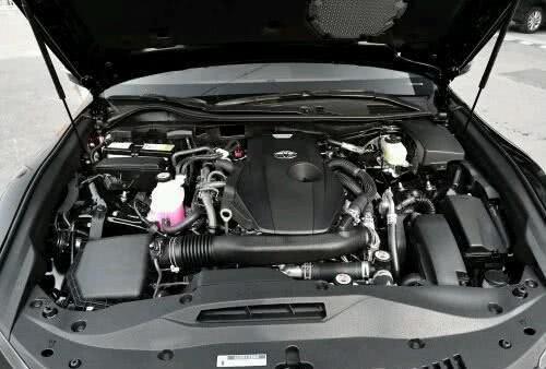 一汽丰田皇冠2015款2.0t先锋版,丰田皇冠买先锋版还是时尚版