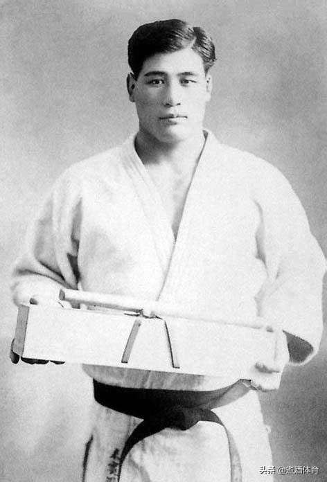 以柔克刚！巴西柔术在格斗比赛中究竟是何等地位？