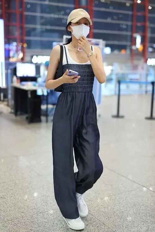 张小斐私服,张小斐黑礼服