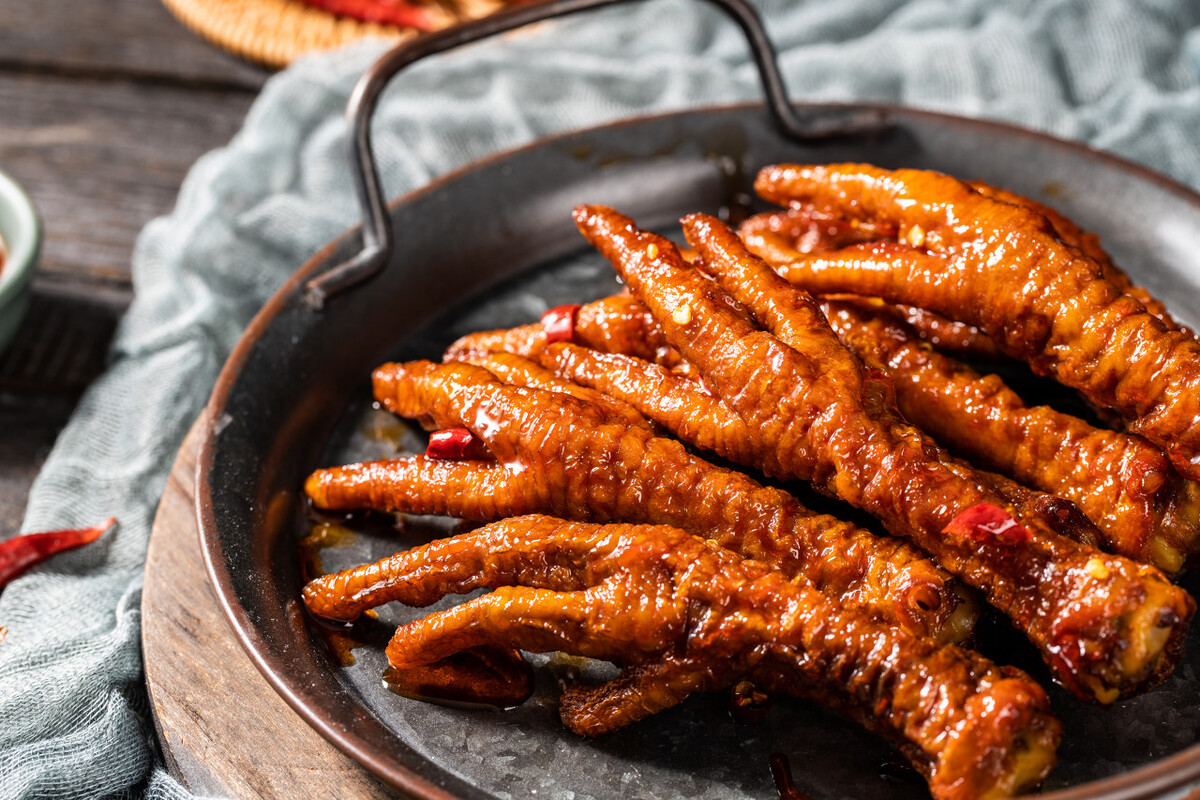 35一斤的鸡爪能有多少钱的利润,摆摊第一天卖鸡爪吸引人的新点子