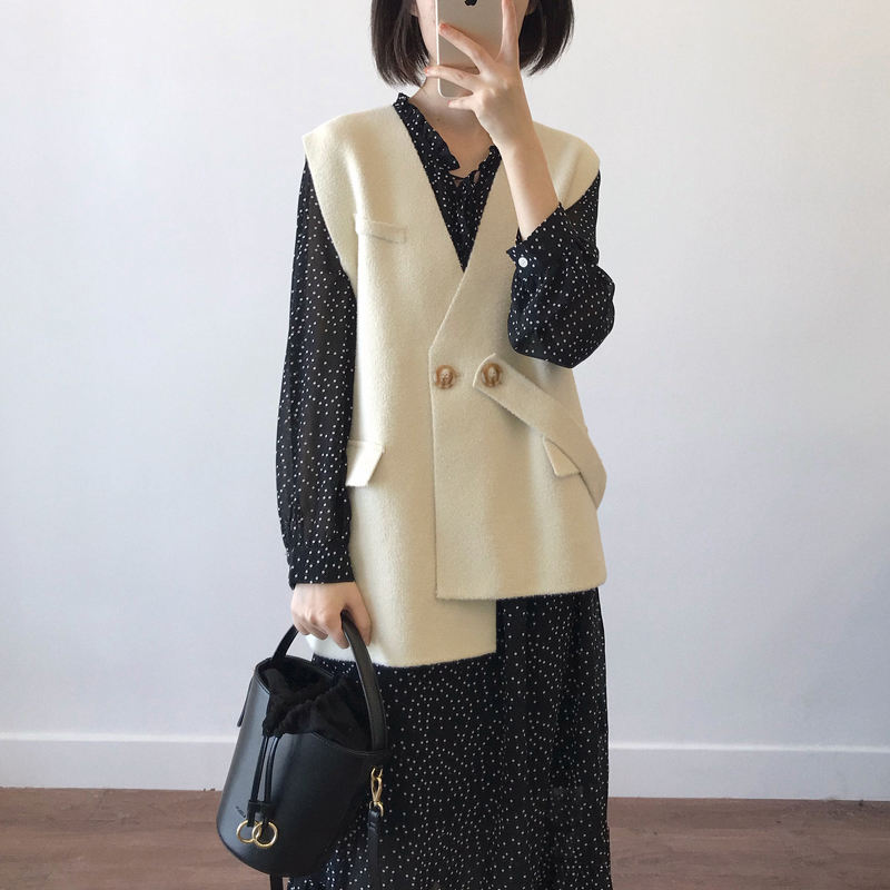 怎么搭都好看！教你碎花裙穿搭的正确模式