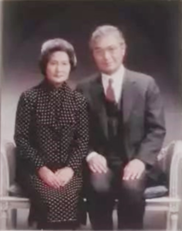 荣毅仁相伴70年的妻子，亲自为丈夫擦皮鞋，96去世与丈夫共葬