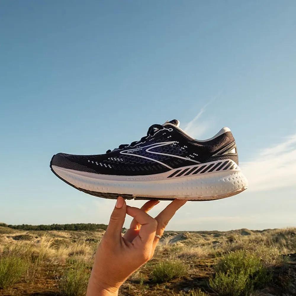 盘点跑鞋的5大品牌,2024年顶级跑鞋的品牌故事