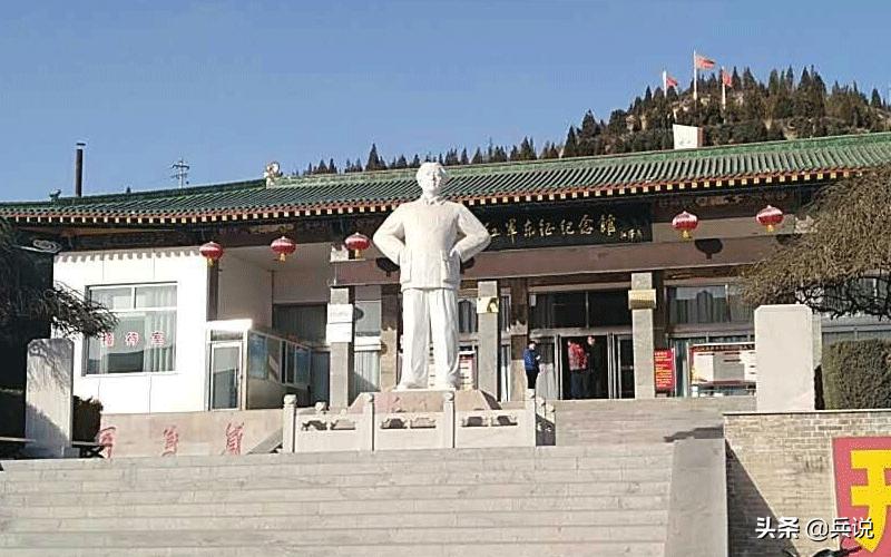 一个师2个红军团，我军仅一例！陕北重建红2师，师长刘亚楼