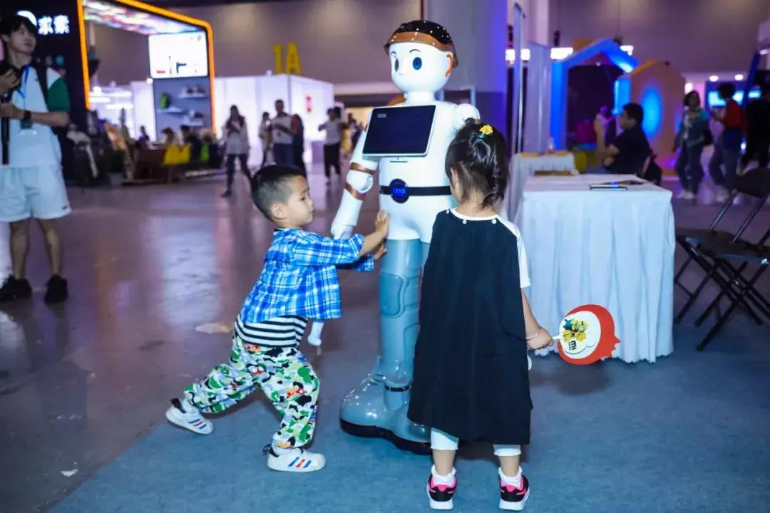 今天，半个杭州城的大小朋友在这里过六一