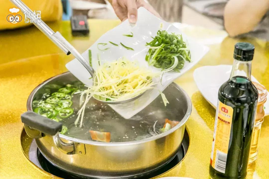 10年，它凭一锅清水，成为边炉界一霸！