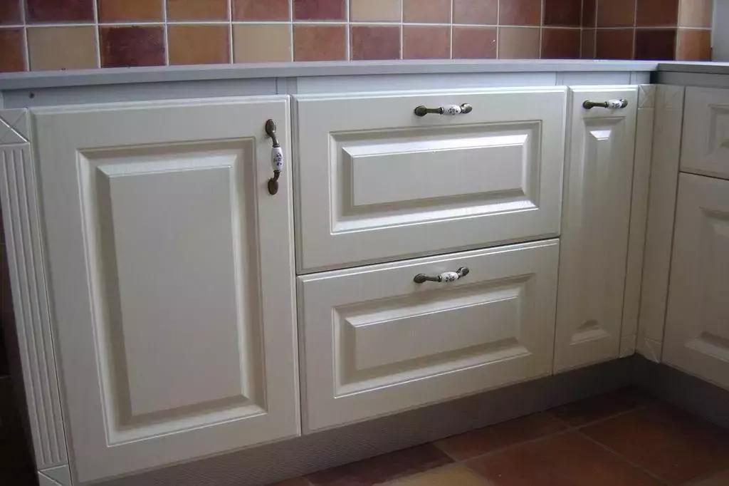 烤漆板材和防火板哪个好,防火板模压板和烤漆板的区别