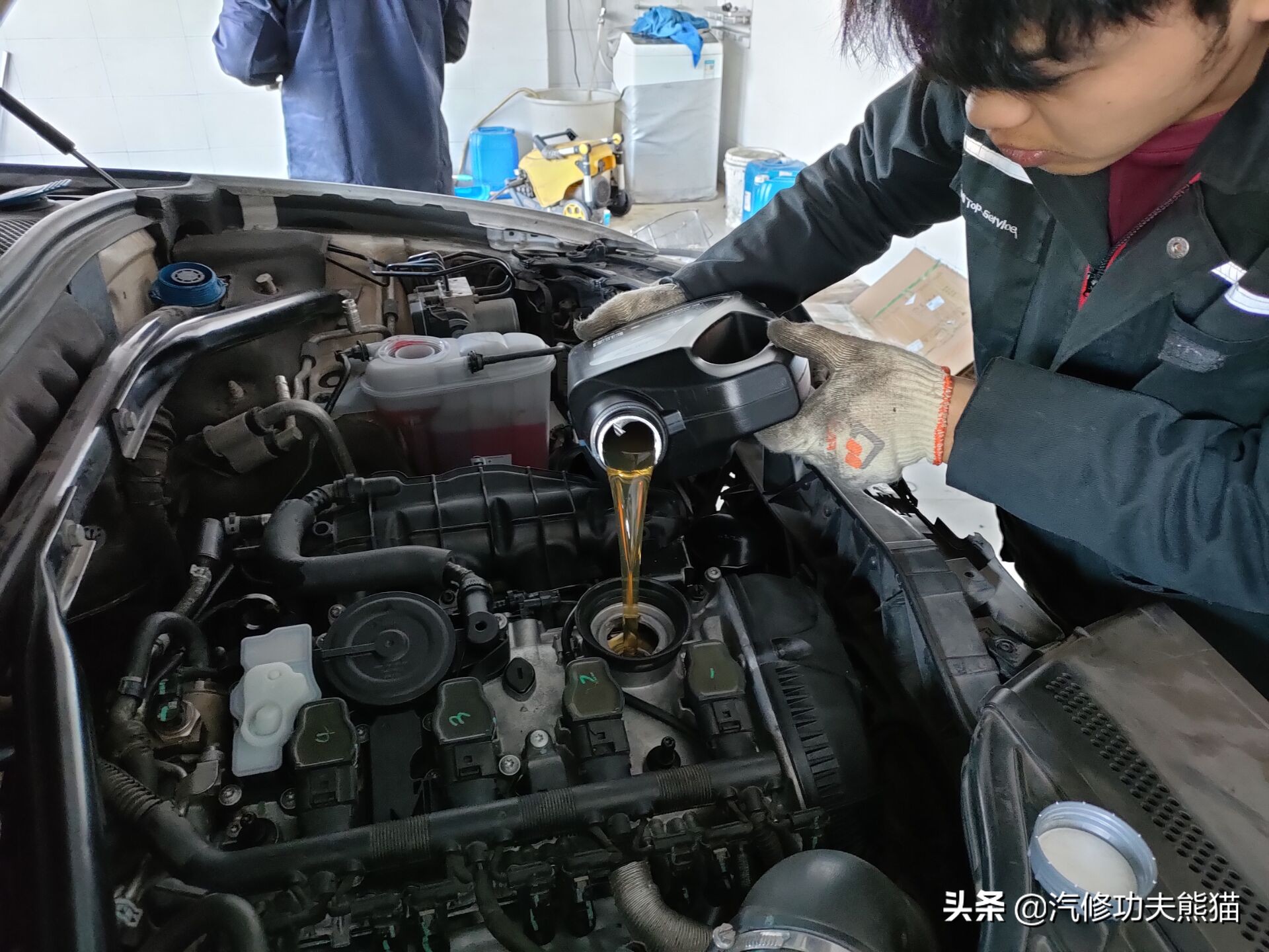 2011款奥迪q5烧机油怎么彻底解决,奥迪q5三代ea888发动机烧机油原因