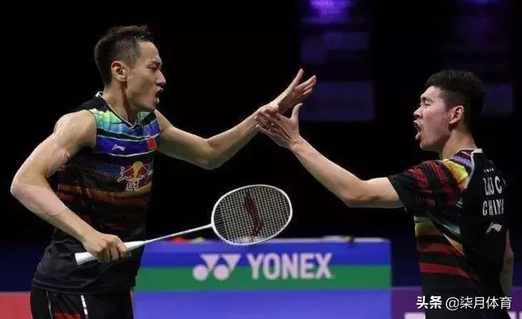 羽毛球高远球如何发力才好看,羽毛球高远球打不高