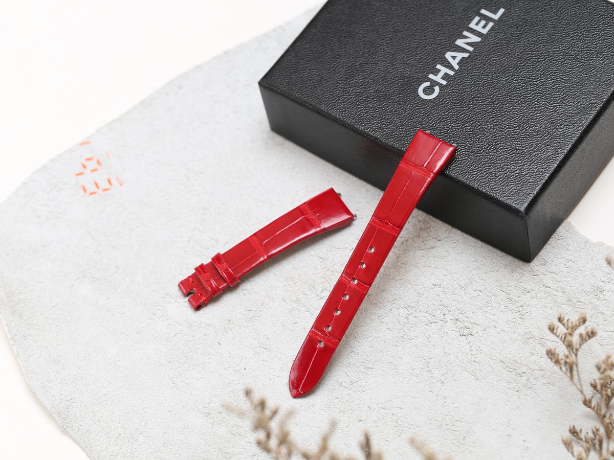 手表皮带开裂怎么修复？没法，其实皮表带耐久度更看重日常保养